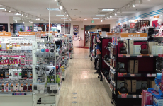 LAOX　沖縄国際通り店