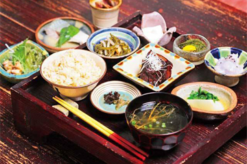 島やさい食堂　てぃーあんだ