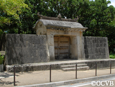 園比屋武御嶽石門