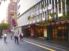 国立文楽劇場（木偶净琉璃戏剧场） 图像